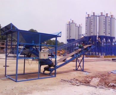 中鐵二十一局黔張?？蛯Ｏ词瘷C(jī)工作現(xiàn)場(chǎng)